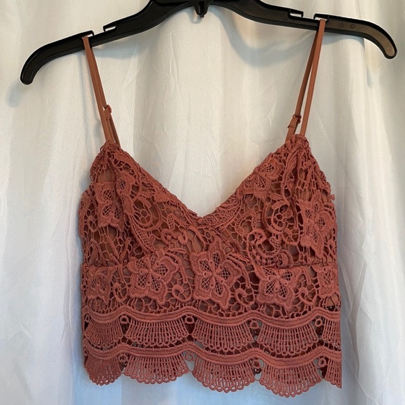 BEAUTIFUL CROP TOP FROM PACSUN KENDALL AND KYLIE - Picture 1 of 5